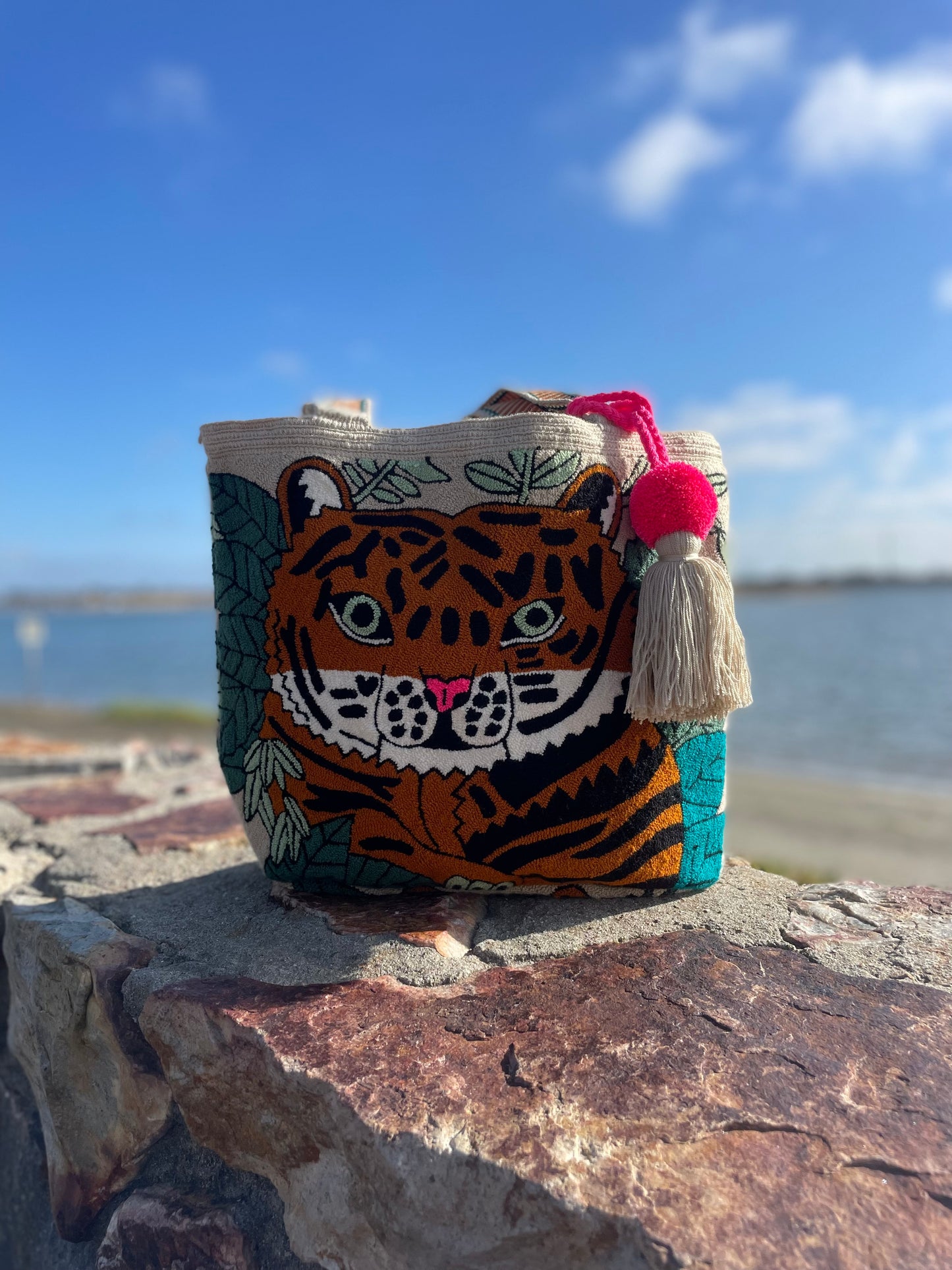 HAPPY TIGGER TOTE