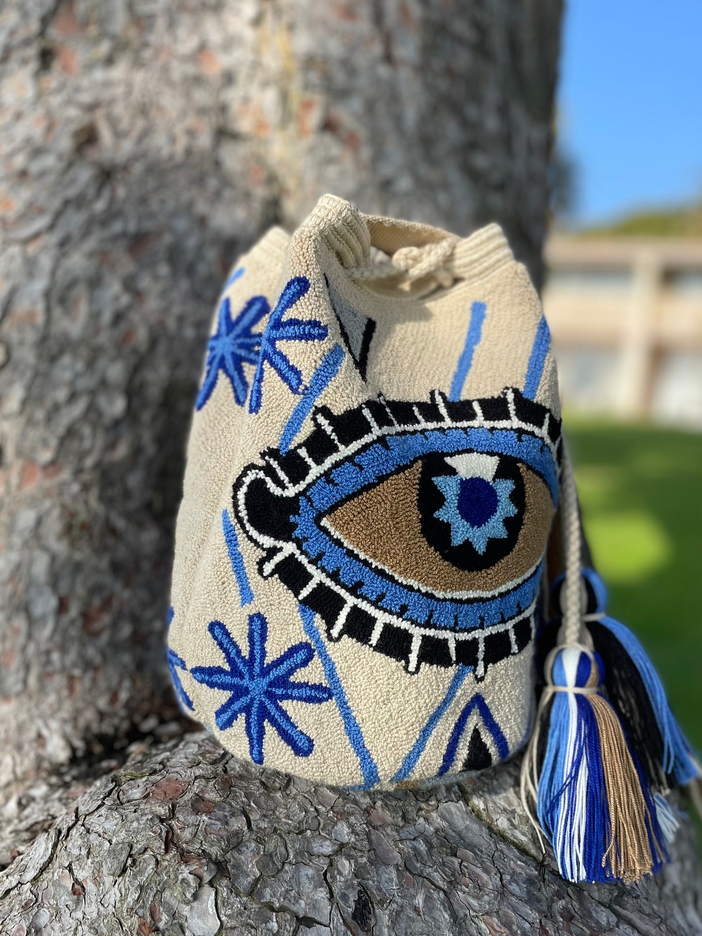 BLUE EYE