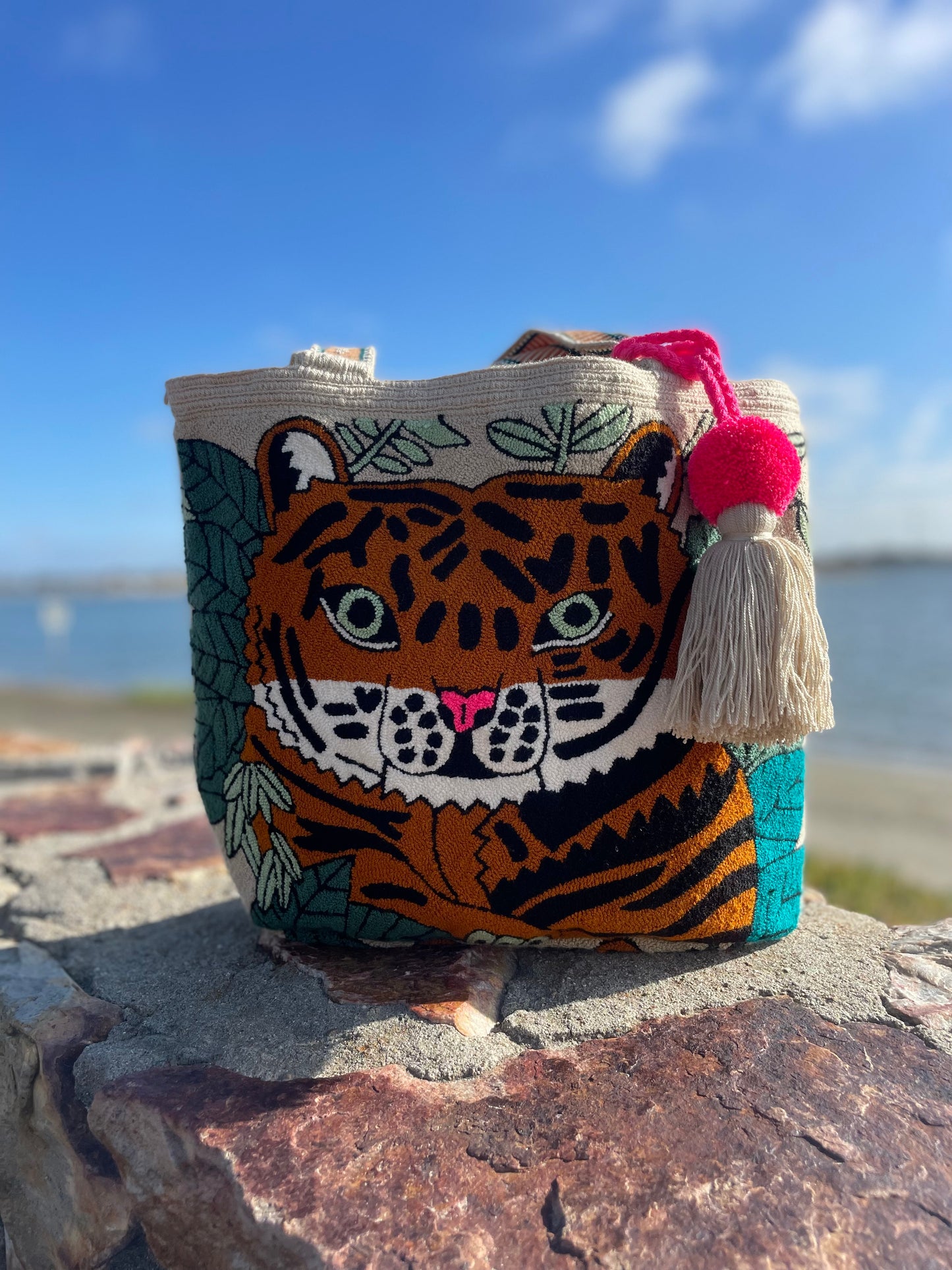 HAPPY TIGGER TOTE