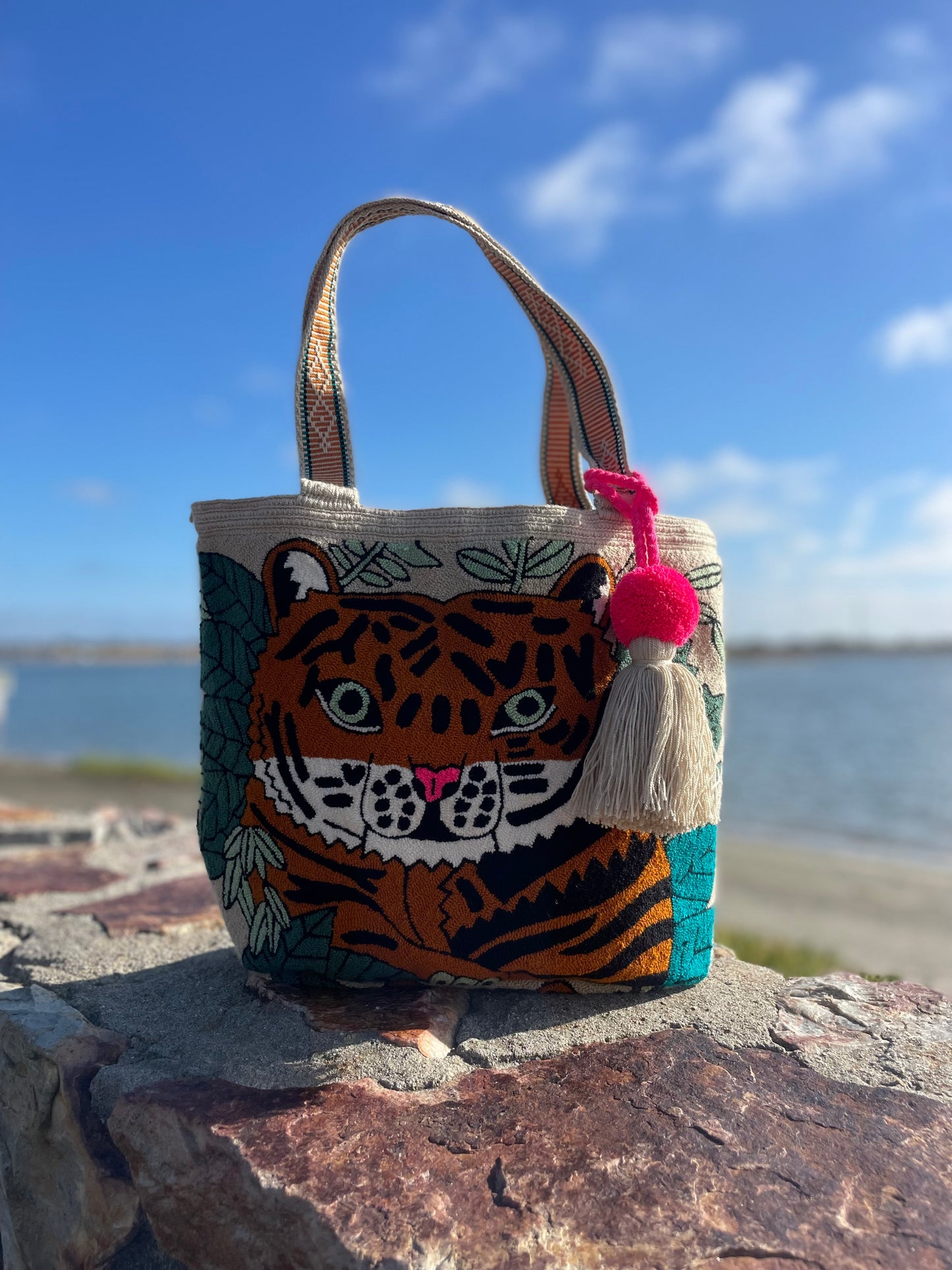 HAPPY TIGGER TOTE